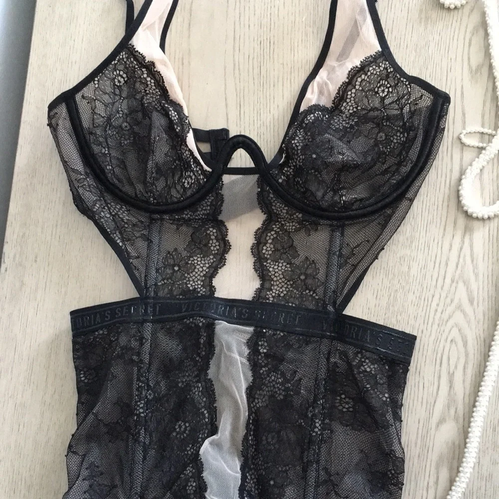 Victoria’s Secret black lace corset size S - Picture 3 of 3